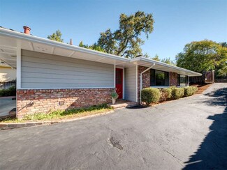 2105 Santa Cruz Ave, Menlo Park, CA 94025