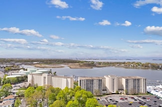 200 Cove Way Unit 211, Quincy, MA 02169