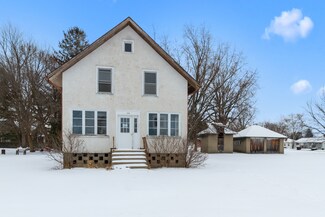 235 S 3rd St, Capron, IL 61012