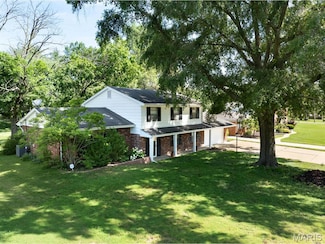 12015 Charwick Dr, Saint Louis, MO 63128