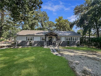 15872 N Bluebird Dr, Effingham, IL 62401