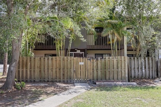 2636 Crown Ct Unit 16, Kissimmee, FL 34741