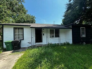 109 E Witcher Ln, Houston, TX 77076