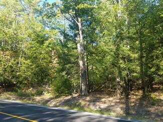 1145 Meadow Rd, Casco, ME 04015