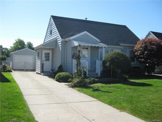 62 Canterbury Ln, Buffalo, NY 14217