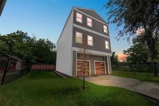 955 Elkhart St Unit B, Houston, TX 77091