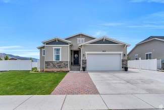 1460 E Lowe Peak Dr, Eagle Mountain, UT 84005