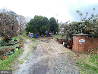 6232 Gum St, Alexandria, VA 22310