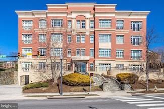 2801 Langston Blvd Unit 305, Arlington, VA 22201