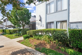 8801 Independence Ave Unit 11, Canoga Park, CA 91304