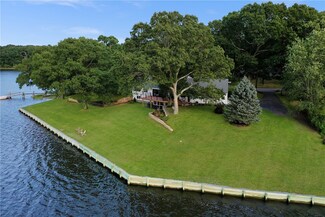 29 Knapton St, Barrington, RI 02806