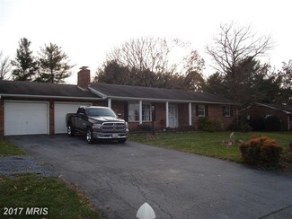 17827 Garden View Rd, Hagerstown, MD 21740