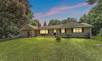 1682 Oakdale Ave, Saint Paul, MN 55118
