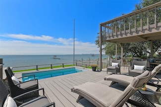 421 Bayridge Rd, La Porte, TX 77571
