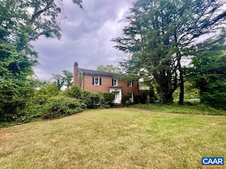 4 Canterbury Rd, Charlottesville, VA 22903