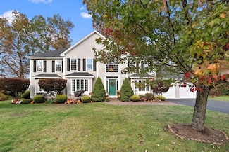 17 Meredith Rd, Salem, NH 03079