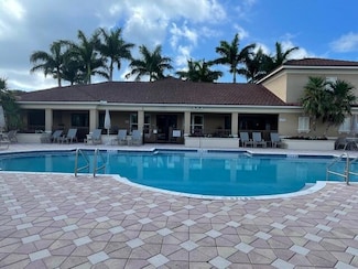 822 Villa Cir, Boynton Beach, FL 33435