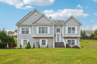 72 Fredrick Dr, Monroe, NY 10950