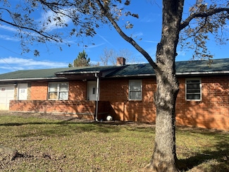 391 Lakewood Forest Rd, Moneta, VA 24121