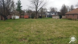 W W 8th St, Ctry Clb Hgts, IN 46011