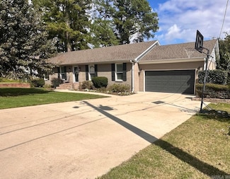 2818 Maryland Dr, Jonesboro, AR 72401