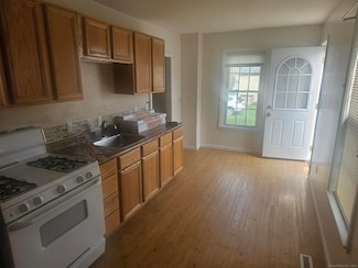 48 Mechanic St, Pawcatuck, CT 06379