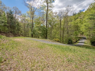 530 Sugar Creek Hollow, White Sulphur Springs, WV 24986