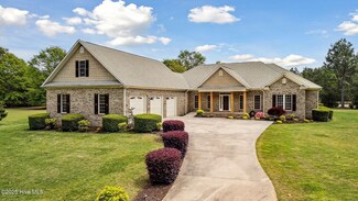 412 Longleaf Dr, West End, NC 27376