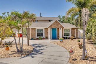 941 65th St S, Saint Petersburg, FL 33707