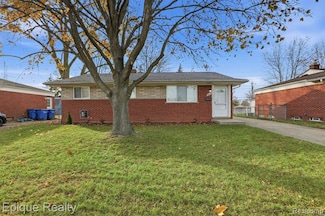 30045 Iroquois Dr, Warren, MI 48088