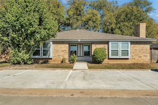 1319 Parkway Ct, Arlington, TX 76010