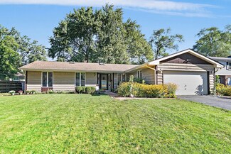 112 E Sherwood Dr, Cary, IL 60013