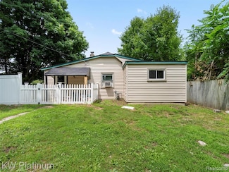 30853 Prospect St, Lenox, MI 48048