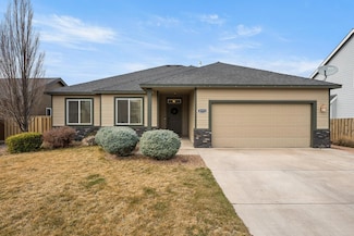 2773 SW 50th St, Redmond, OR 97756