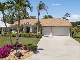 206 Palmetto Dunes Cir, Naples, FL 34113