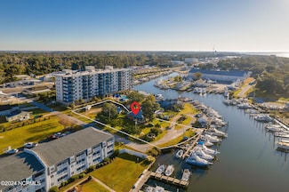 113 Lake Ave, Morehead City, NC 28557