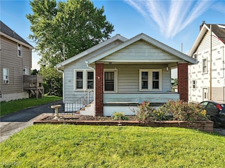 33 Townsend Ave, Girard, OH 44420