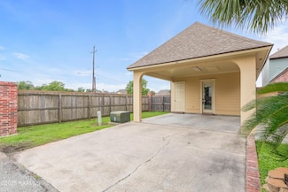 101 Coconut Grove Cir, Lafayette, LA 70508