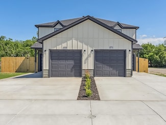 8008 & 8010 W Elizabeth Ln, Fort Worth, TX 76116
