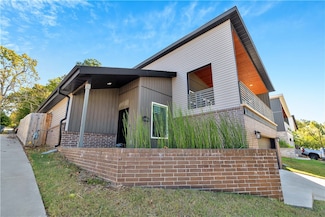 2396 N Freshwater Ave, Fayetteville, AR 72703
