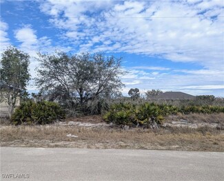 2612 70th St W Unit 17, Lehigh Acres, FL 33971