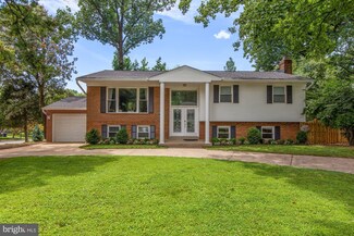 8151 Woodland Ct, Dunn Loring, VA 22027