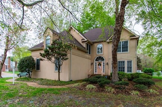 102 Sunrise Bluff Ln, Smithfield, VA 23430
