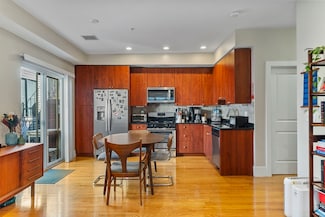 200 Silver St Unit 6, Boston, MA 02127