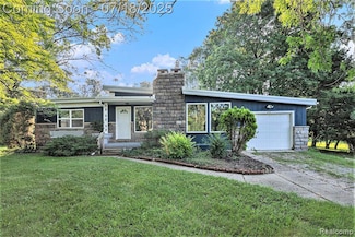 3113 S Center Rd, Burton, MI 48519
