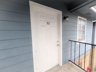 750 S 3rd St Unit 32, Silsbee, TX 77656