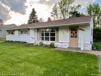5817 Everest Dr, Clarkston, MI 48346