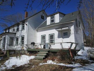 26 School St, Vinalhaven, ME 04863