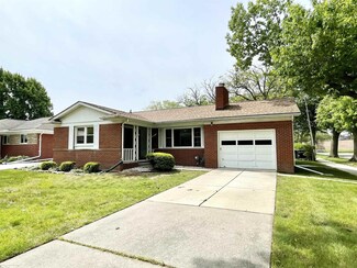 19800 Edmunton St, Saint Clair Shores, MI 48080