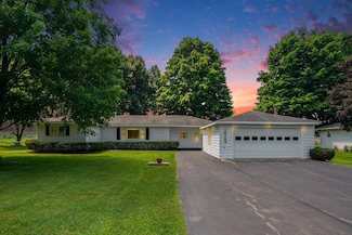 18169 6th Avenue Rd, Three Rivers, MI 49093